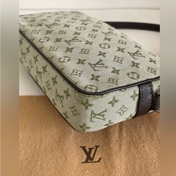 LOUIS VUITTON CONTE DE FEES MINI LIL POCHETTE “FAIRY TALE” - Picture 15 of 16